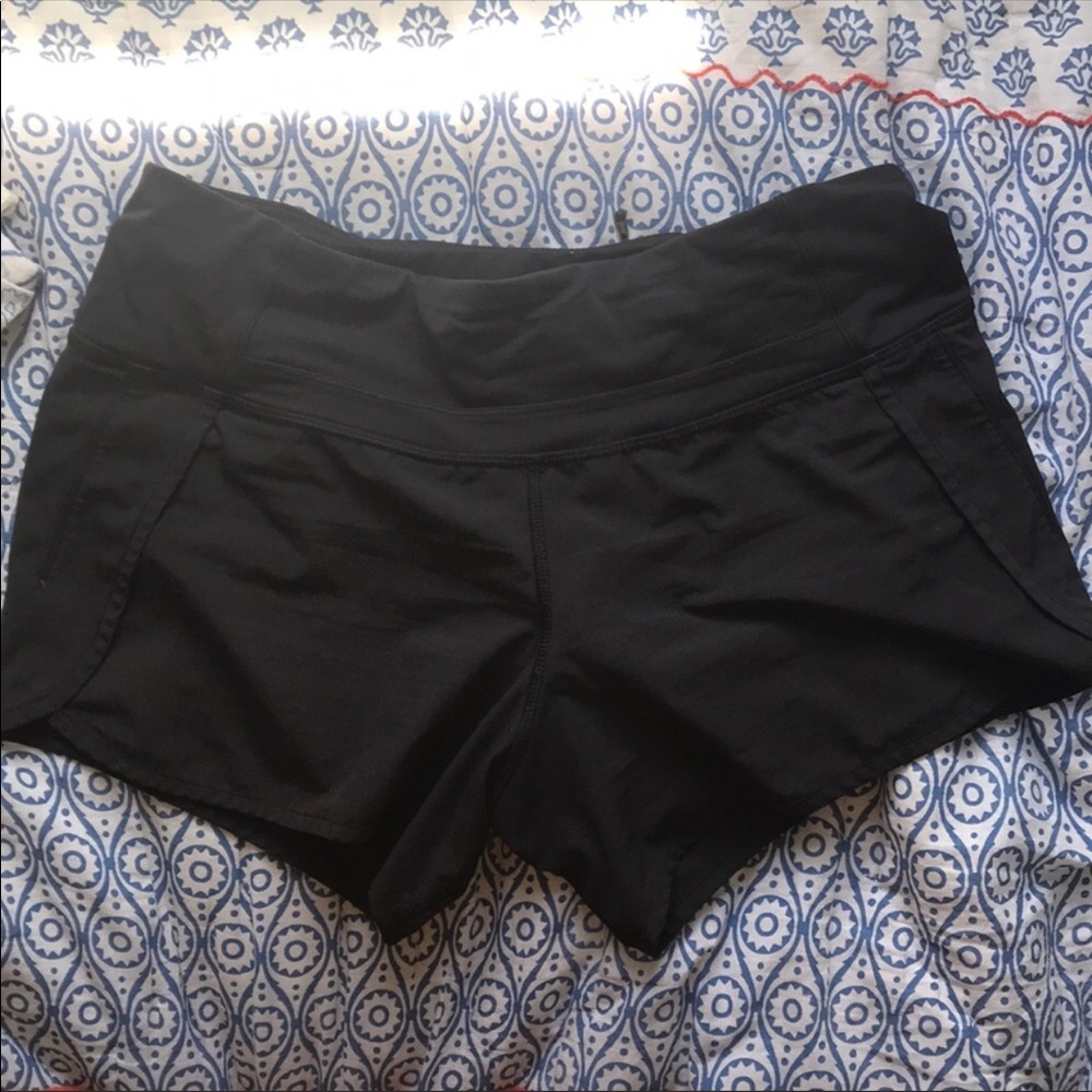 Lulu lemon size 4